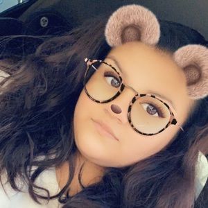 Meet your Posher, Iris